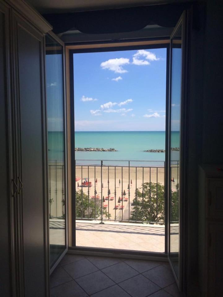 Hotel Capital Cupra Marittima Luaran gambar