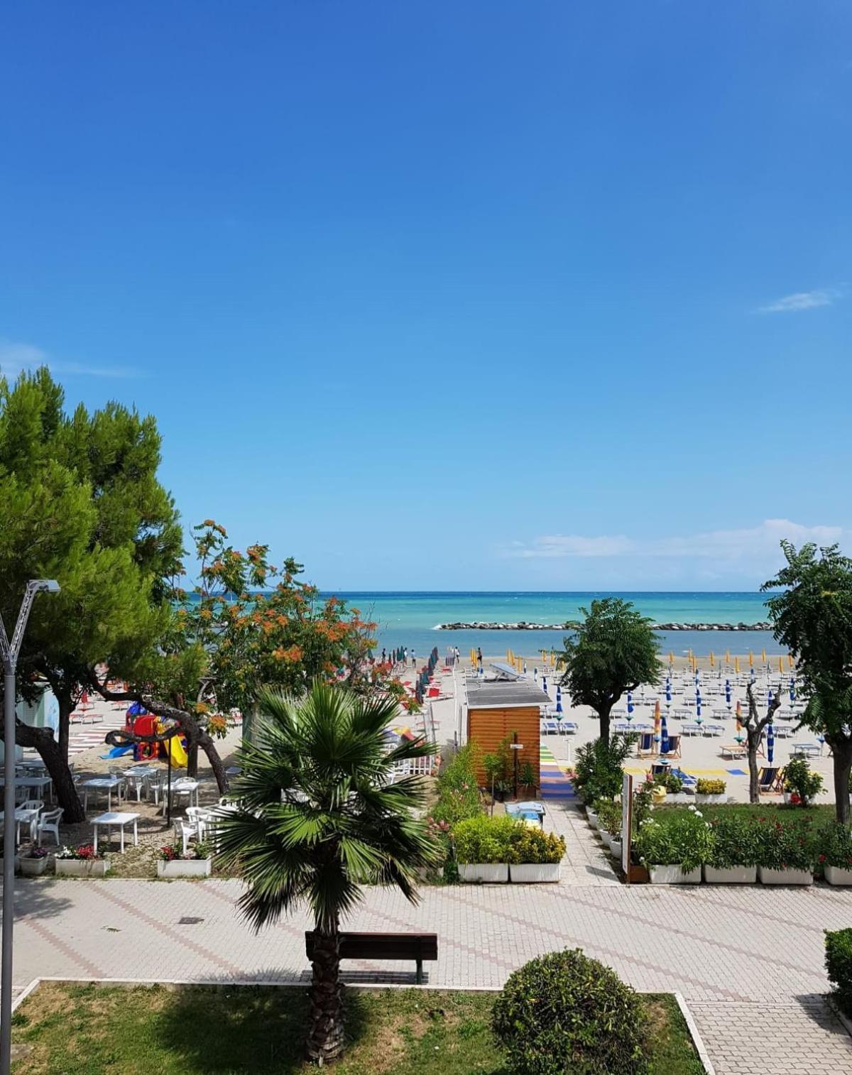 Hotel Capital Cupra Marittima Luaran gambar