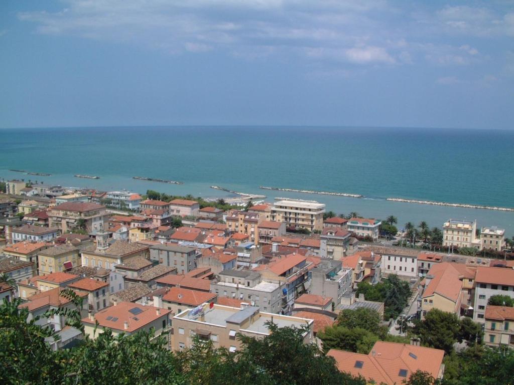 Hotel Capital Cupra Marittima Luaran gambar