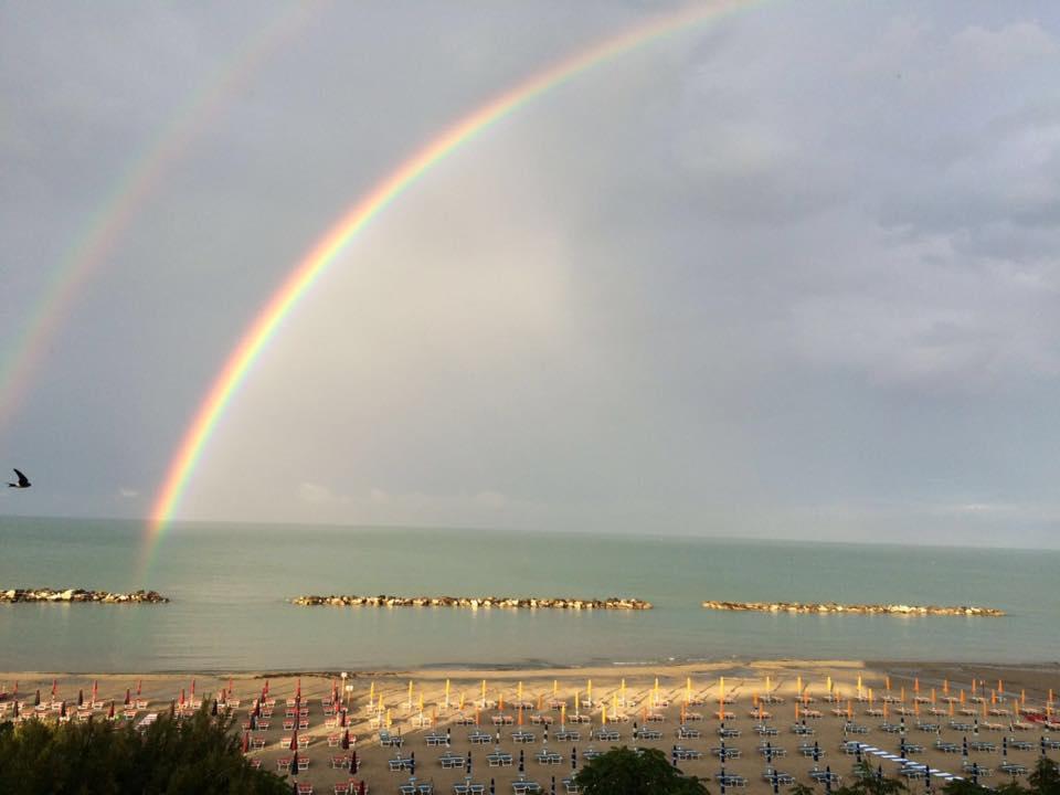 Hotel Capital Cupra Marittima Luaran gambar